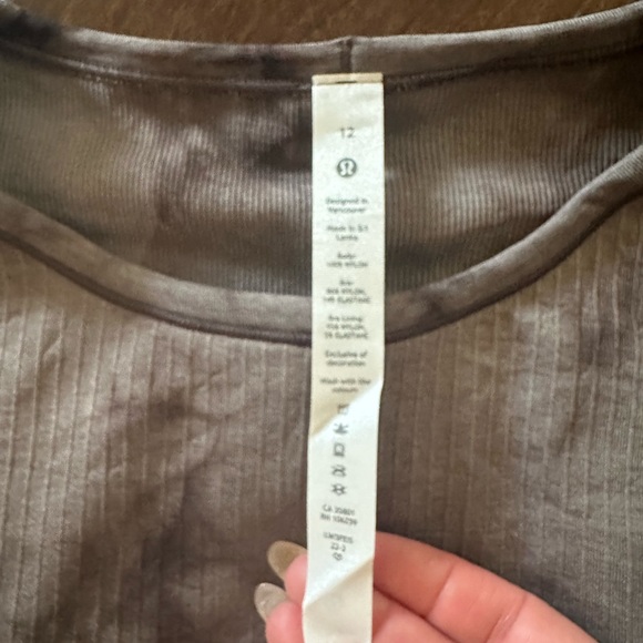 NWOT Lululemon Ebb to Street Ling sleeve shirt size 12. - Picture 2 of 4